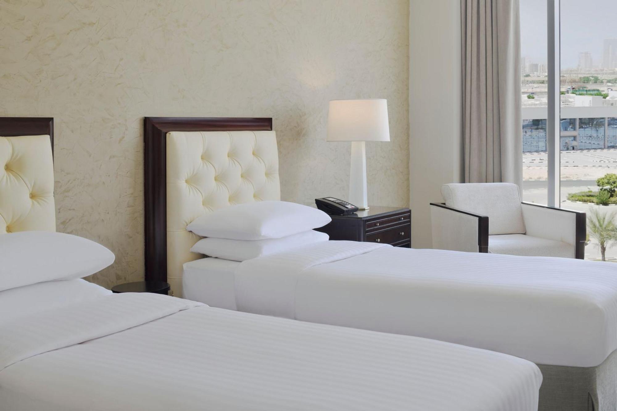 Delta Hotels By Marriott Dubai Investment Park Exterior foto